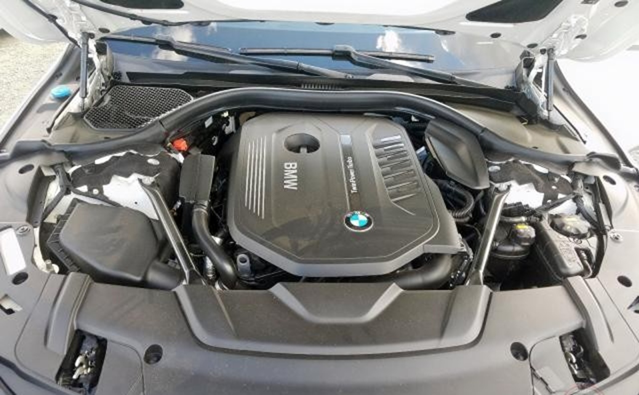 BMW 740I 2017 White vin: WBA7E2C55HG739366