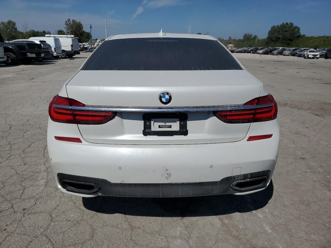 BMW 740I 2017 White vin: WBA7E2C55HG739366