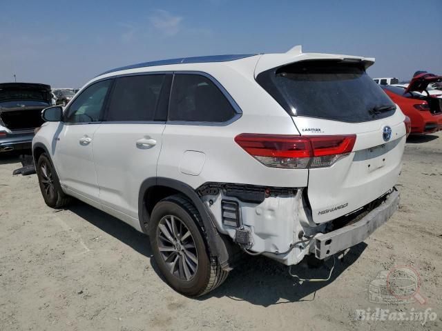 Toyota Highlander 2018 White vin: 5TDJGRFH2JS043075