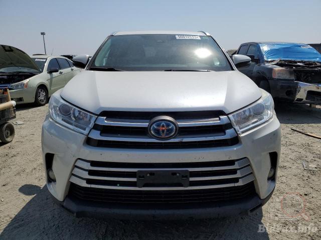 Toyota Highlander 2018 White vin: 5TDJGRFH2JS043075